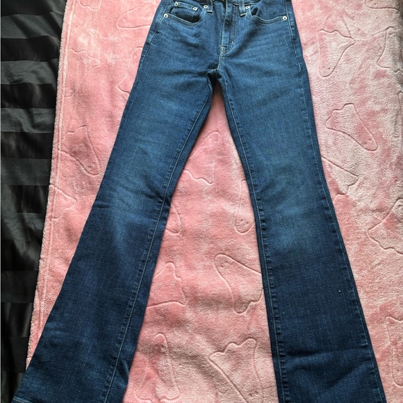 Levi’s Classic Blue Women's Jeans - Picture 1 of 2